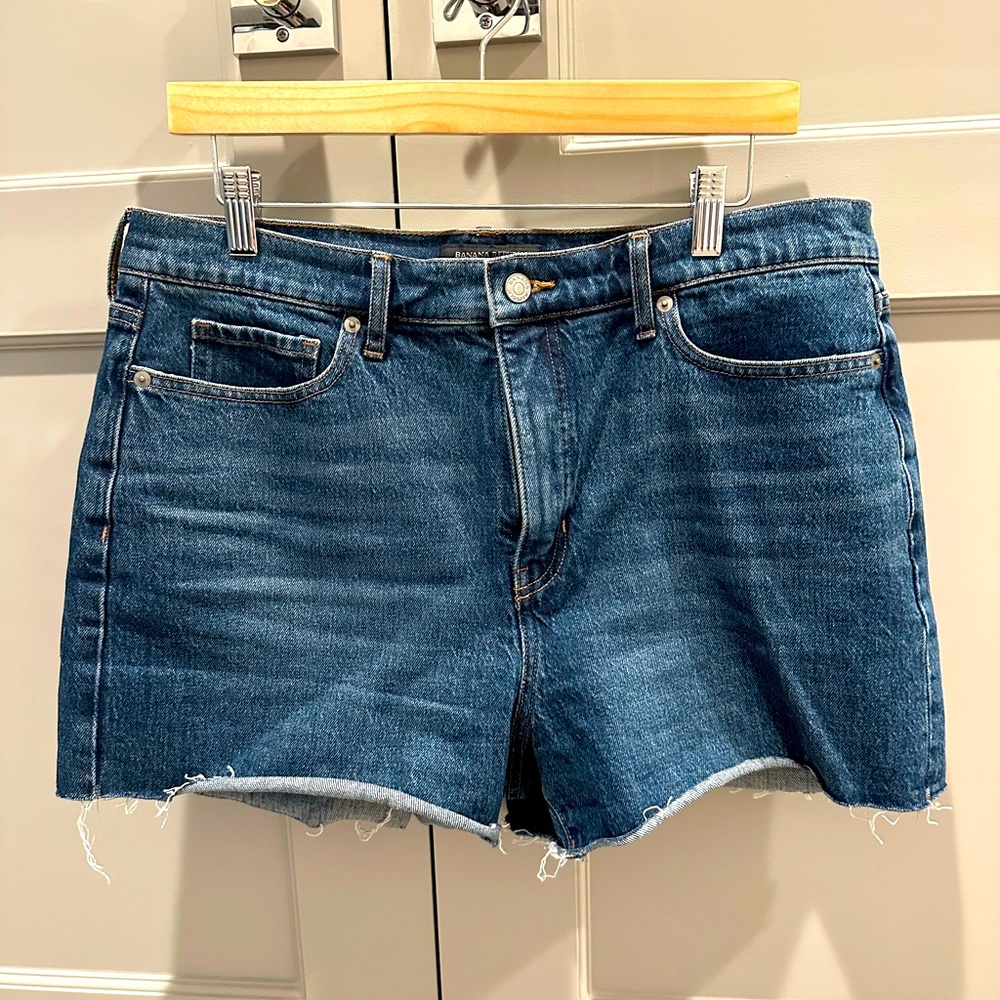 Banana Republic women’s girlfriend denim shorts size 31/12